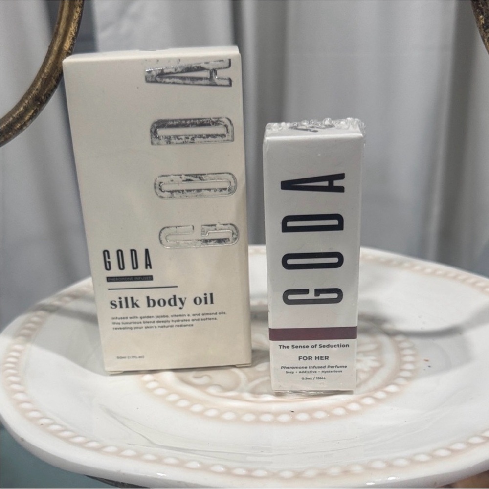 Silk Body Oil  & Pheromone Fragrance for Her— Hydrating Body Oil in Cream
